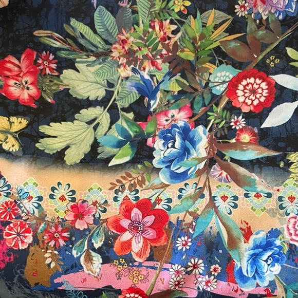 Meet your Posher, Stephanie - Picture 2 of 2